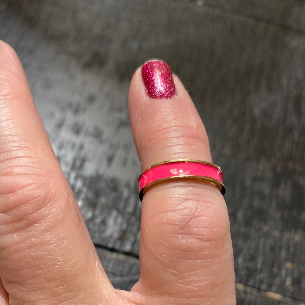 NWOT Size 3.25 Gold-Tone Pink Enamel Band Ring! - Picture 1 of 3